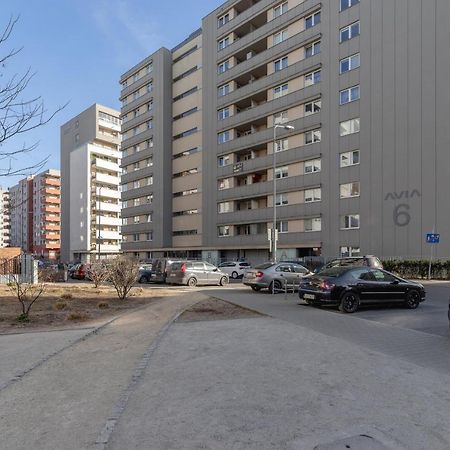 Avia Apartment Three Bedroom Two Balcony Ac & Parking By Noclegi Renters Krakow Dış mekan fotoğraf