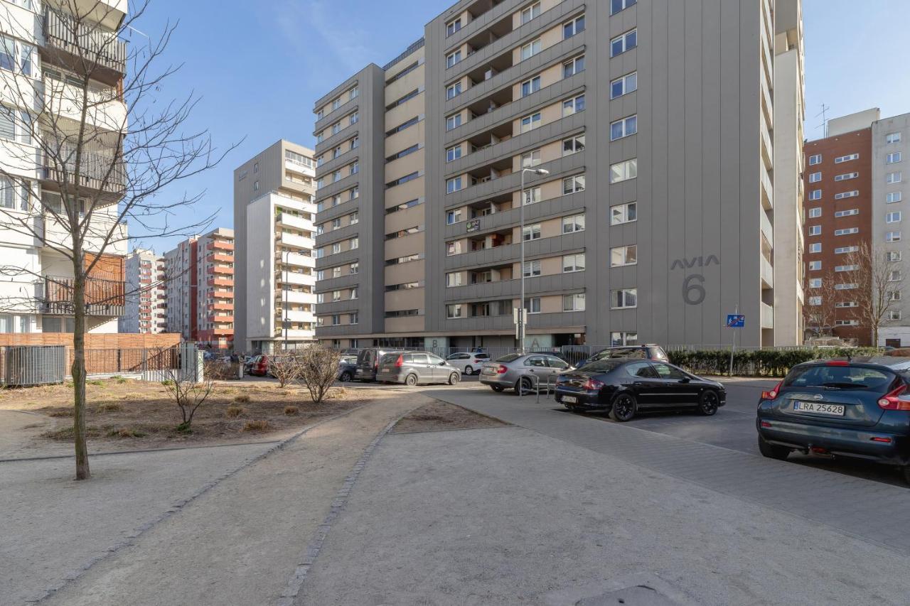 Avia Apartment Three Bedroom Two Balcony Ac & Parking By Noclegi Renters Krakow Dış mekan fotoğraf